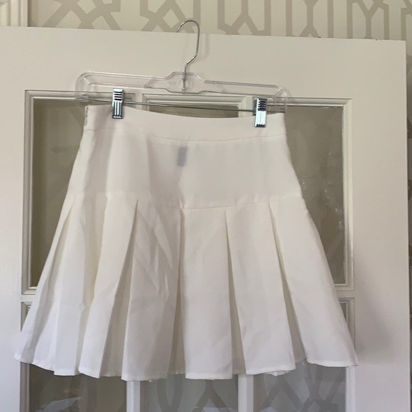 Tennis style skirt - Picture 1 of 2